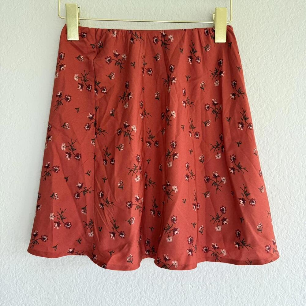 HOLLISTER floral skirt